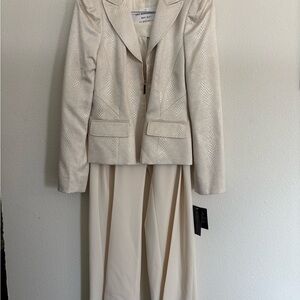 Cream textured Gold Zipper Pant Suit NWT